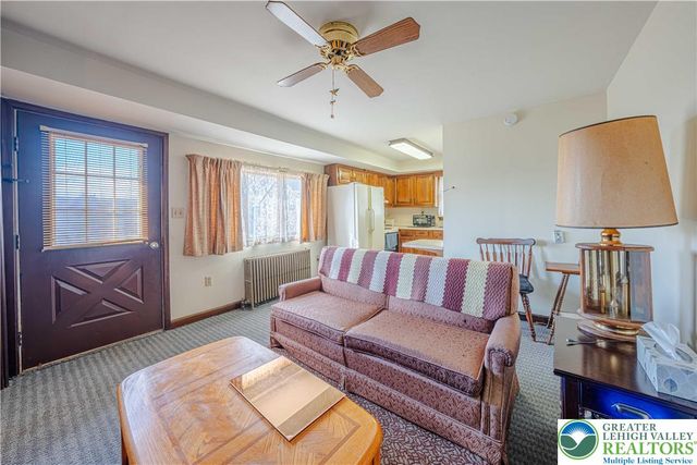 1046 3rd Street, North Catasauqua Bor, PA 18032