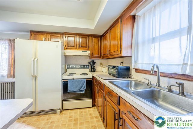 1046 3rd Street, North Catasauqua Bor, PA 18032