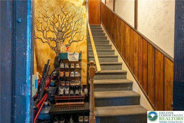 1046 3rd Street, North Catasauqua Bor, PA 18032