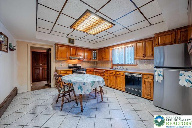 1046 3rd Street, North Catasauqua Bor, PA 18032