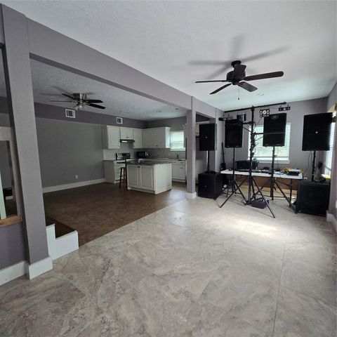 476 Road 5005, Cleveland, TX 77327