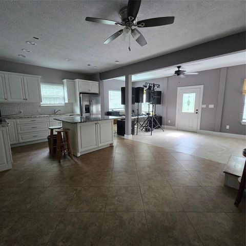 476 Road 5005, Cleveland, TX 77327