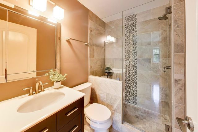 66 GANT Circle E, Streamwood, IL 60107