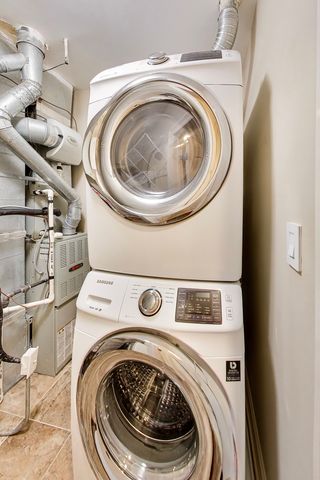 66 GANT Circle E, Streamwood, IL 60107