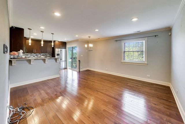 66 GANT Circle E, Streamwood, IL 60107