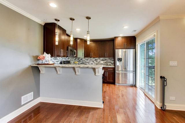 66 GANT Circle E, Streamwood, IL 60107