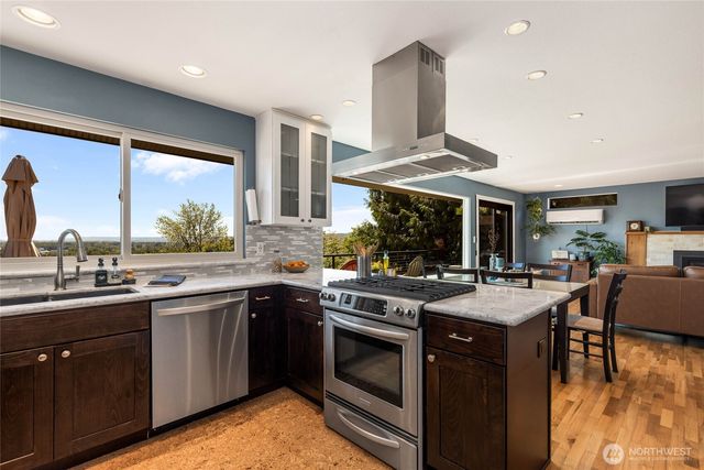 7841 S 135th Street, Seattle, WA 98178
