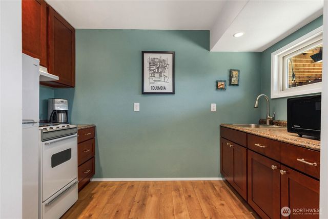 7841 S 135th Street, Seattle, WA 98178