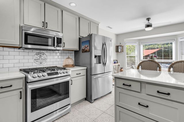 113 Oyster Point Row, Charleston, SC 29412
