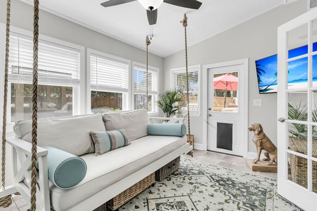 113 Oyster Point Row, Charleston, SC 29412