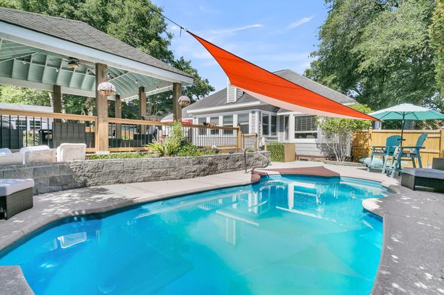 113 Oyster Point Row, Charleston, SC 29412