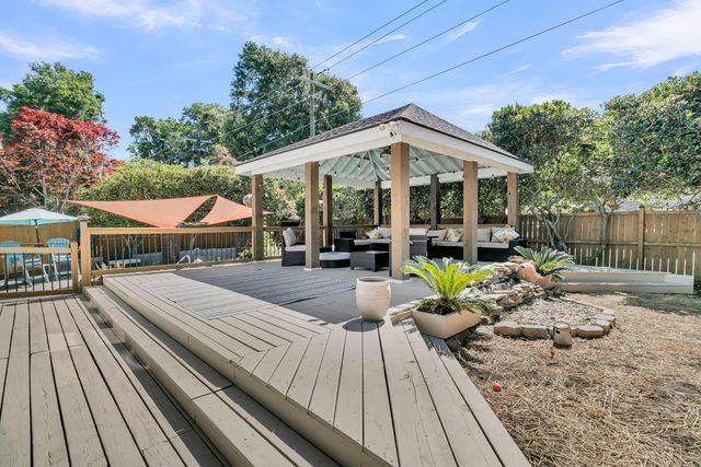113 Oyster Point Row, Charleston, SC 29412