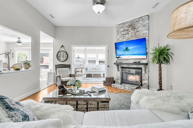 113 Oyster Point Row, Charleston, SC 29412