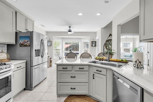 113 Oyster Point Row, Charleston, SC 29412