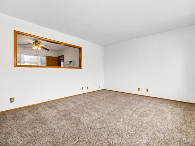 10 Regis Lane, Pueblo, CO 81005