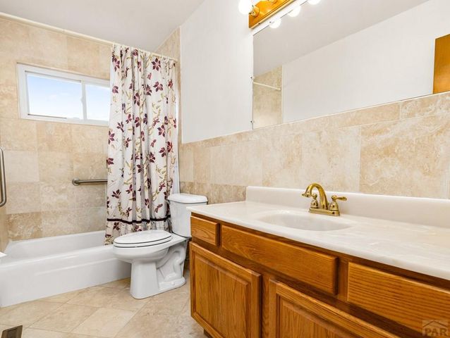 10 Regis Lane, Pueblo, CO 81005