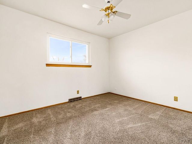 10 Regis Lane, Pueblo, CO 81005