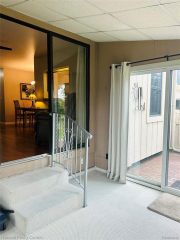 12421 Cambridge Boulevard 4, Green Oak Township, MI 48178