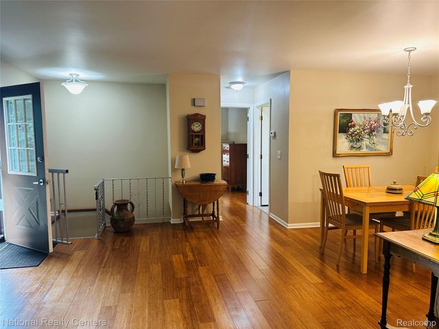 12421 Cambridge Boulevard 4, Green Oak Township, MI 48178