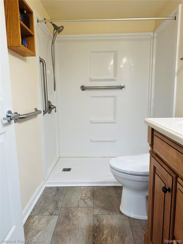 12421 Cambridge Boulevard 4, Green Oak Township, MI 48178