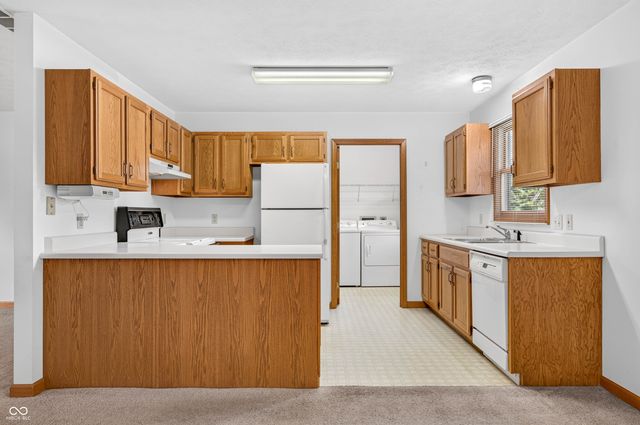 2530 Cedarridge, Columbus, IN 47203