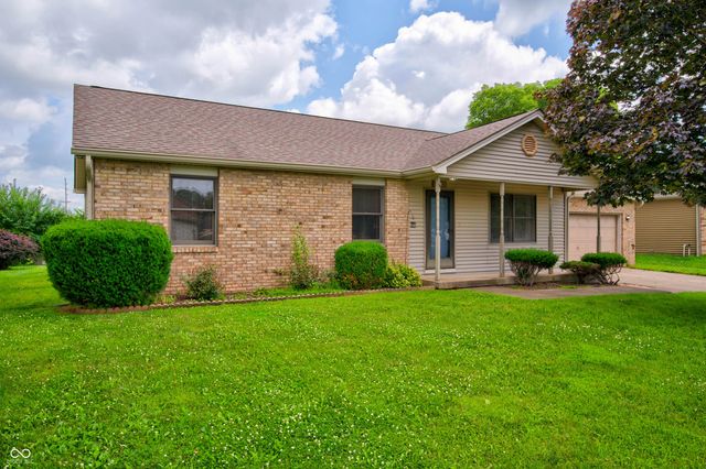 2530 Cedarridge, Columbus, IN 47203