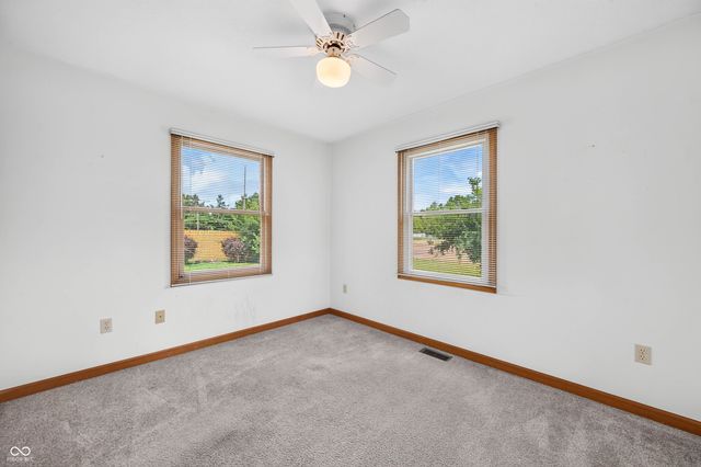 2530 Cedarridge, Columbus, IN 47203