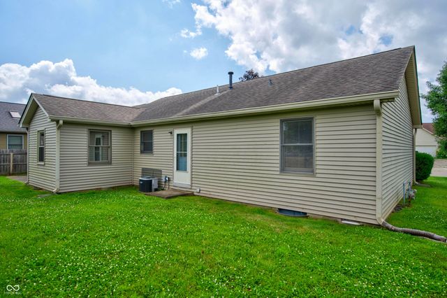 2530 Cedarridge, Columbus, IN 47203