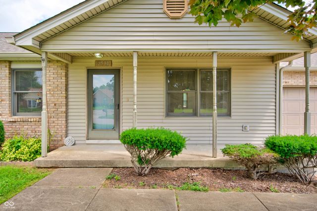 2530 Cedarridge, Columbus, IN 47203