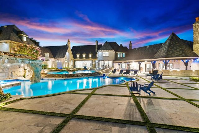 935 W Dove Road, Southlake, TX 76092