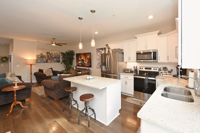 1144 Lock 4 Rd Unit J2, Gallatin, TN 37066