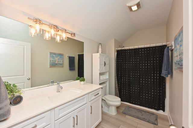 1144 Lock 4 Rd Unit J2, Gallatin, TN 37066