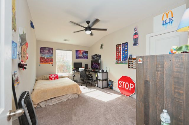 1144 Lock 4 Rd Unit J2, Gallatin, TN 37066