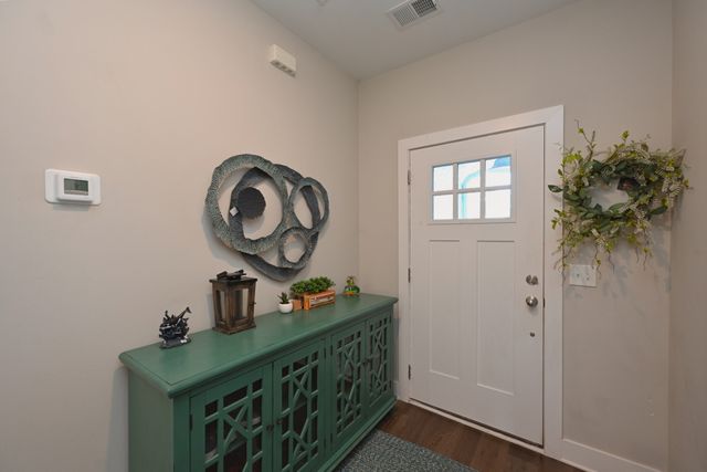 1144 Lock 4 Rd Unit J2, Gallatin, TN 37066