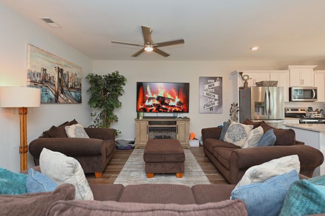 1144 Lock 4 Rd Unit J2, Gallatin, TN 37066