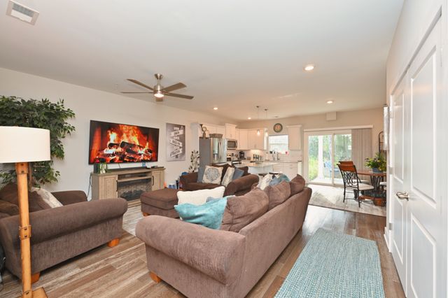 1144 Lock 4 Rd Unit J2, Gallatin, TN 37066