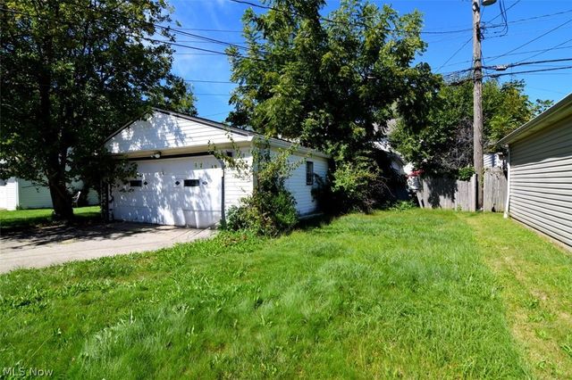 19701 Ormiston Avenue, Cleveland, OH 44119
