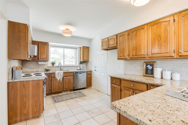 10013 Ridgeview Drive, Oklahoma City, OK 73120