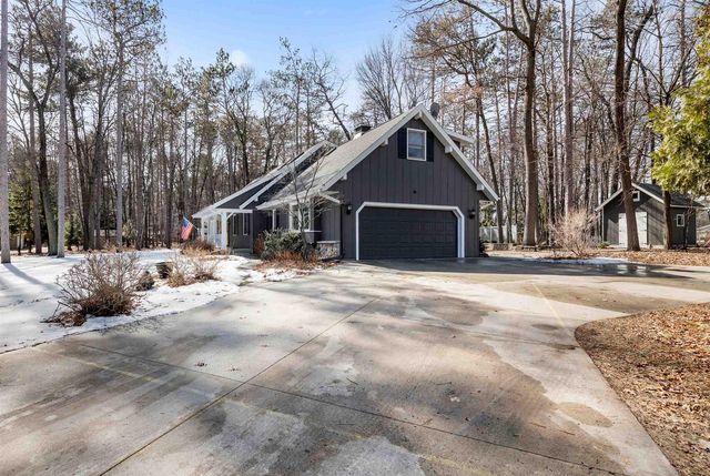 716 SUNSET DRIVE, Marinette, WI 54143