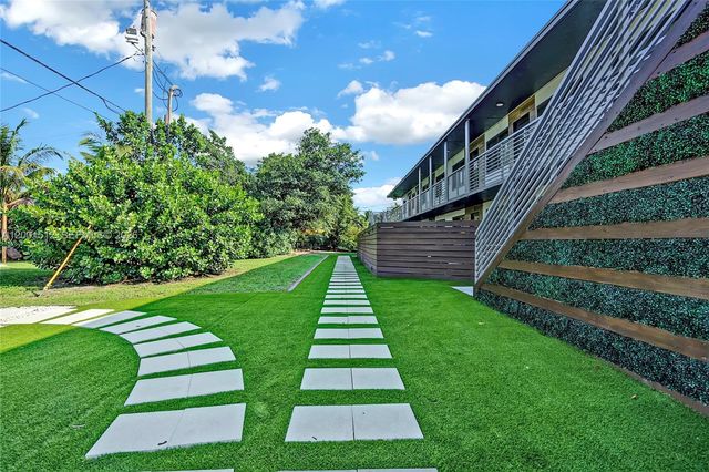 335 SW 20th Street 9, Fort Lauderdale, FL 33315