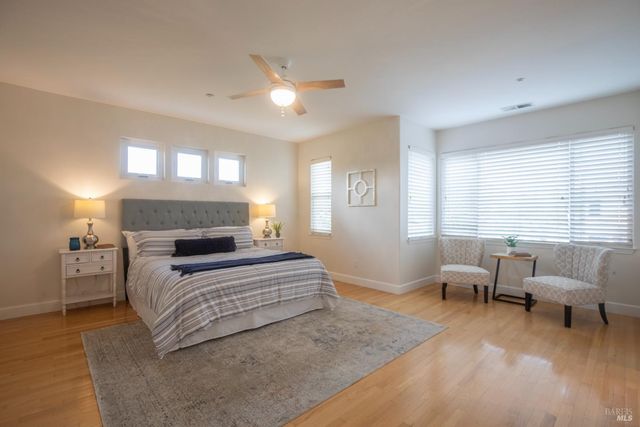 979 Lupine Ct, Healdsburg, CA 95448