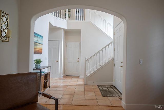 979 Lupine Ct, Healdsburg, CA 95448
