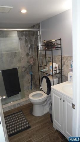 48 Helen Drive, Moonachie, NJ 07074