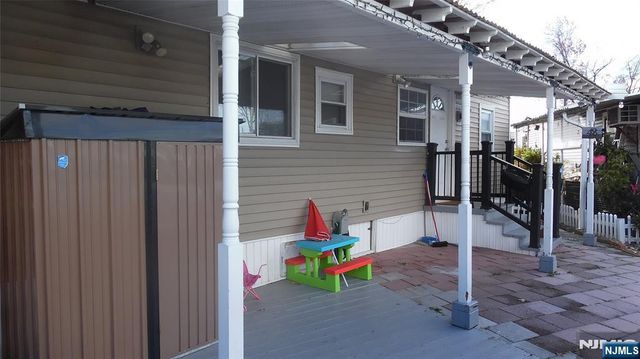 48 Helen Drive, Moonachie, NJ 07074