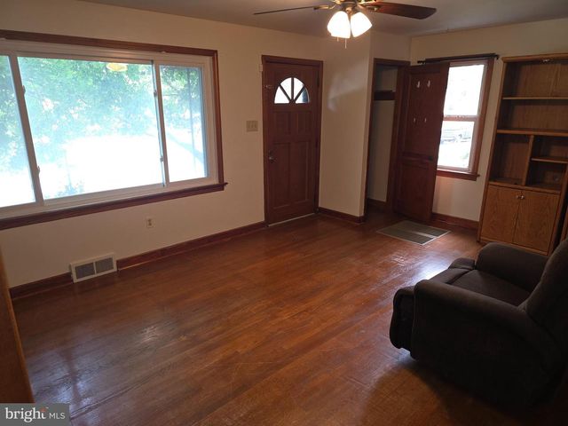 320 HEDRICK AVE, Martinsburg, WV 25405