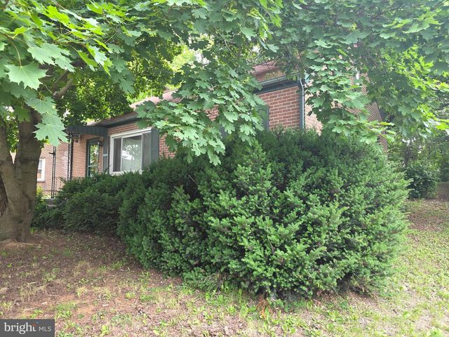 320 HEDRICK AVE, Martinsburg, WV 25405