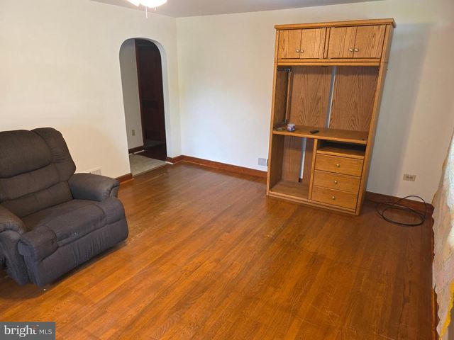 320 HEDRICK AVE, Martinsburg, WV 25405