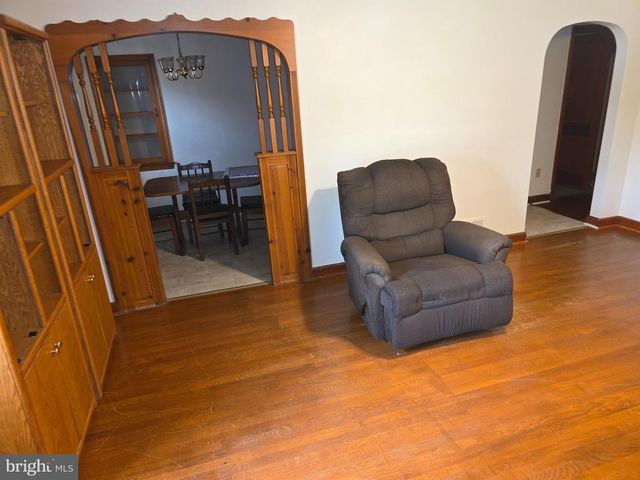 320 HEDRICK AVE, Martinsburg, WV 25405