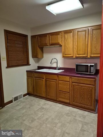320 HEDRICK AVE, Martinsburg, WV 25405