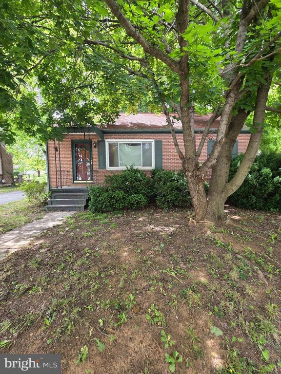 320 HEDRICK AVE, Martinsburg, WV 25405